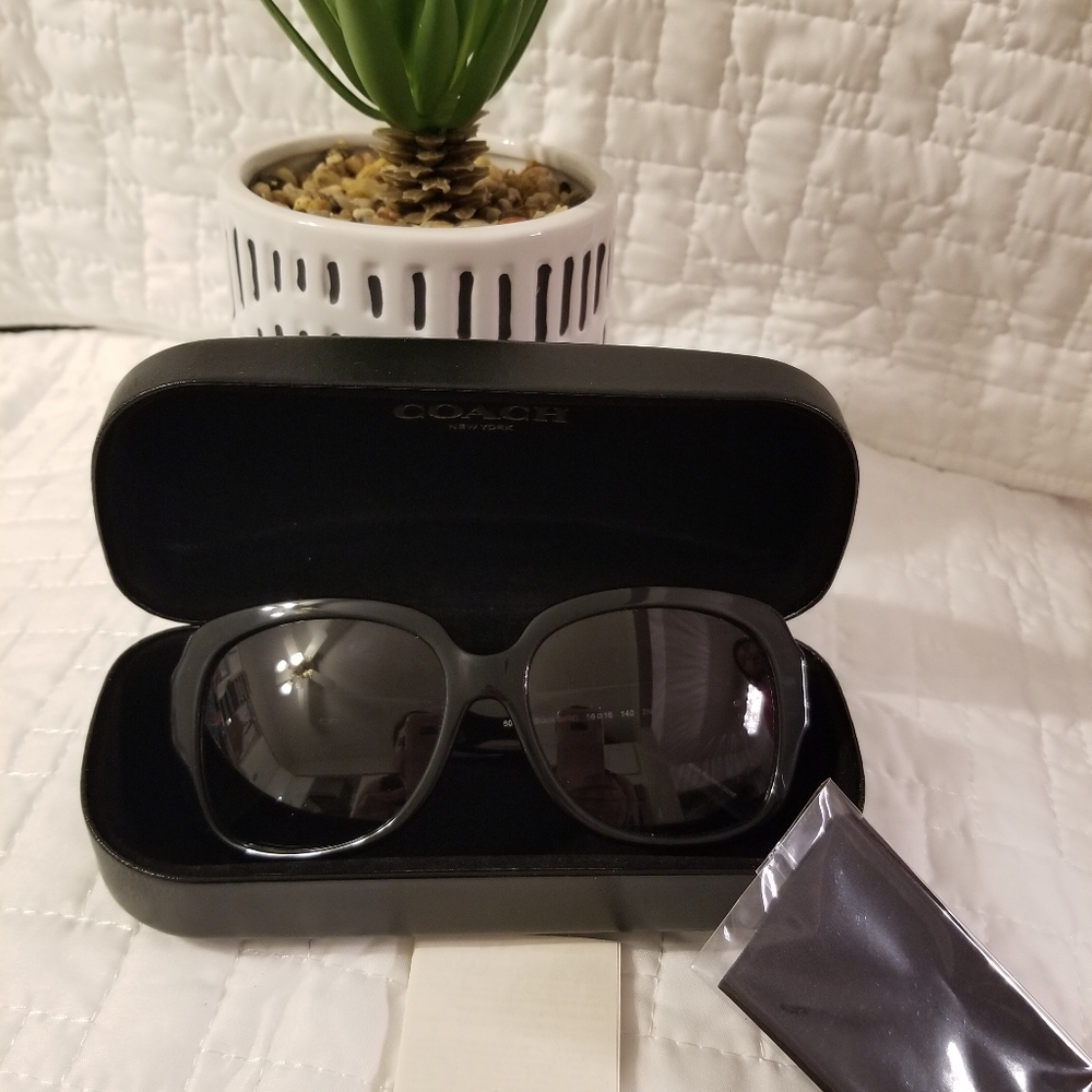 Coach Zoey Heart Sunglasses
